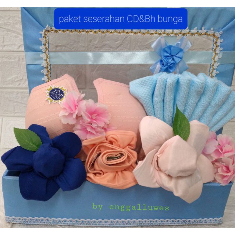 PAKET SESERAHAN CD&BH BUNGA FREE BOX