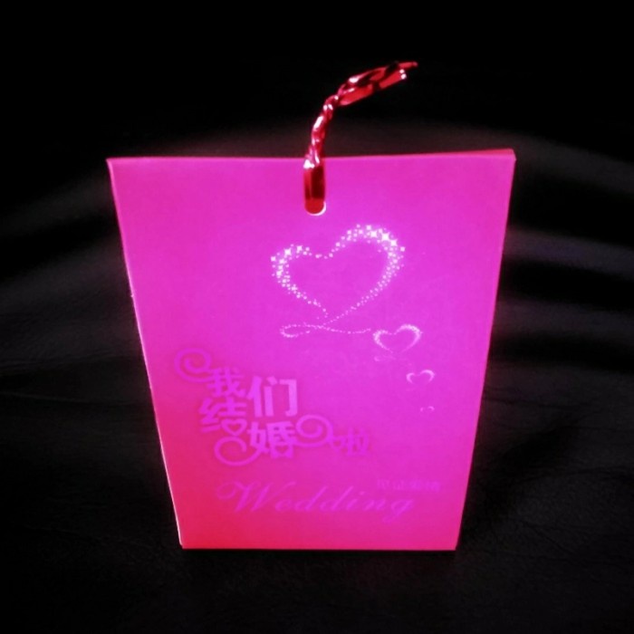 

Kotak Kado / Gift Box Karton Merah Mini Motif Hati