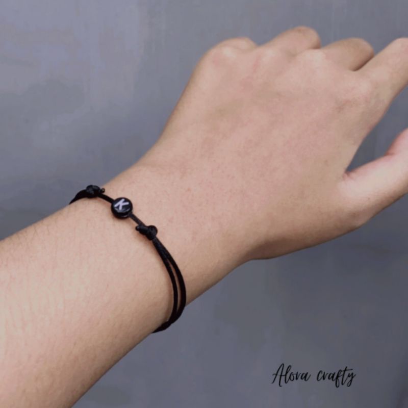 GELANG INISIAL HURUF PIPIH BULAT/GELANG TALI HITAM