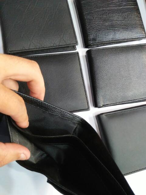 Dompet lipat pendek