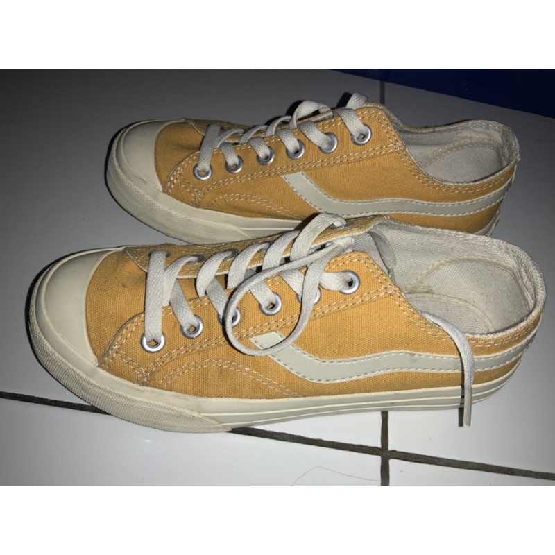sepatu ventela (preloved)