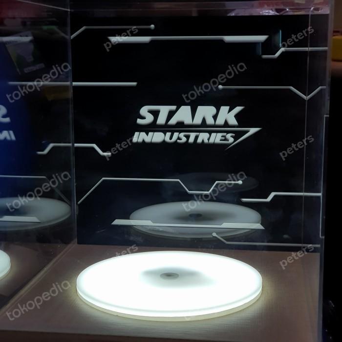Ferna | Rak Box Display Acrylic 30 X 30 X 30 Cm Display Putar Rotate Stark Ind