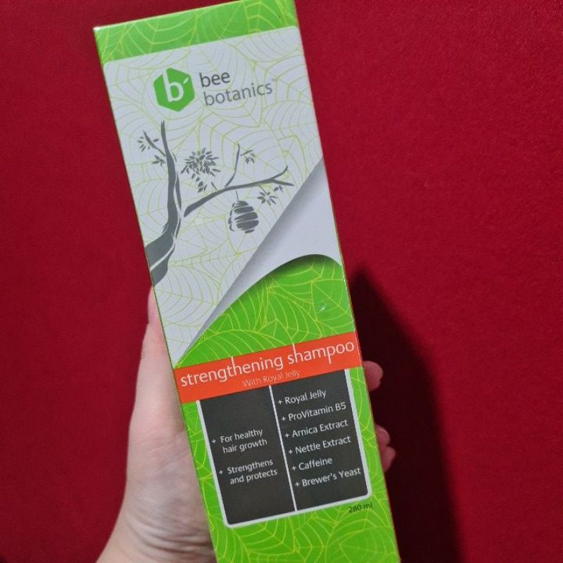 Bee Botanics strengthening shampoo with royal jelly