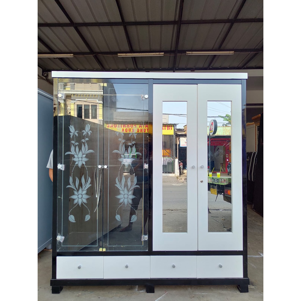 LEMARI GAMIS MINIMALIS 4 PINTU