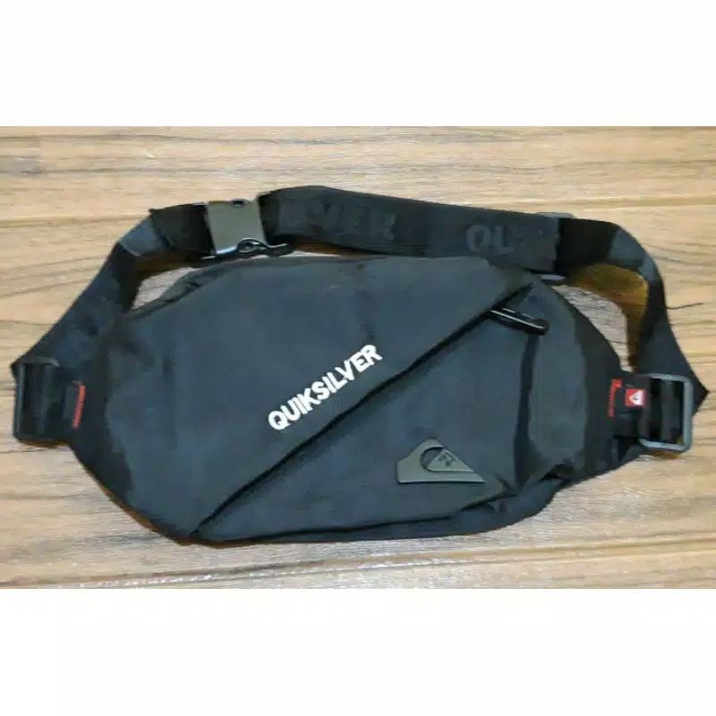 WAISTBAG QUICKSILVER TAS QUICKSILVER TAS PINGGANG QUICKSILVER TAS SELEMPANG QUICKSILVER LOGO BESI