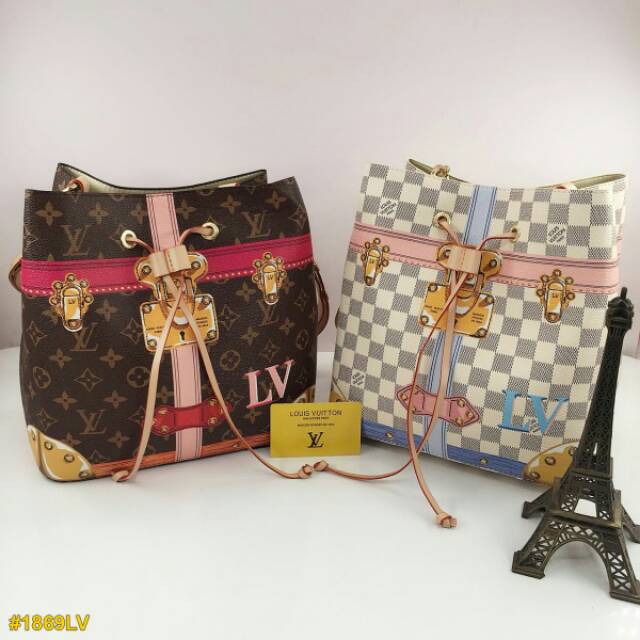 LV PRODUK LIMITED EDITION


Tas LV Neo Noe Trunk #1869LV
-- Tas Fashion Import