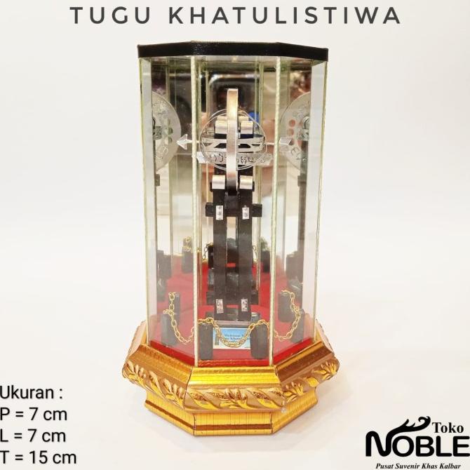 Tugu Khatulistiwa miniatur