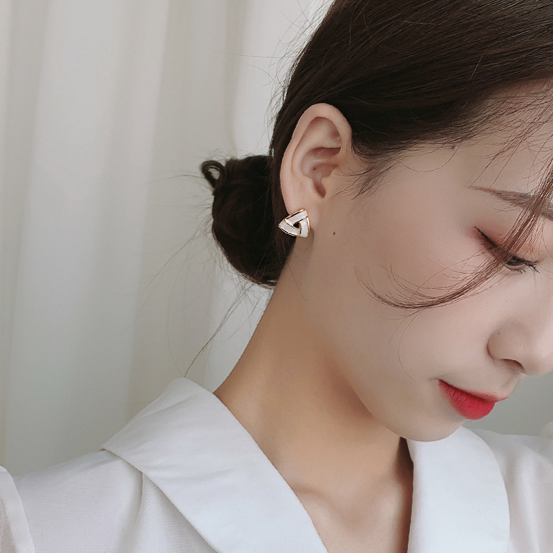 Anting Geometris Bahan Logam s925 Silver Gaya Korea Untuk Wanita