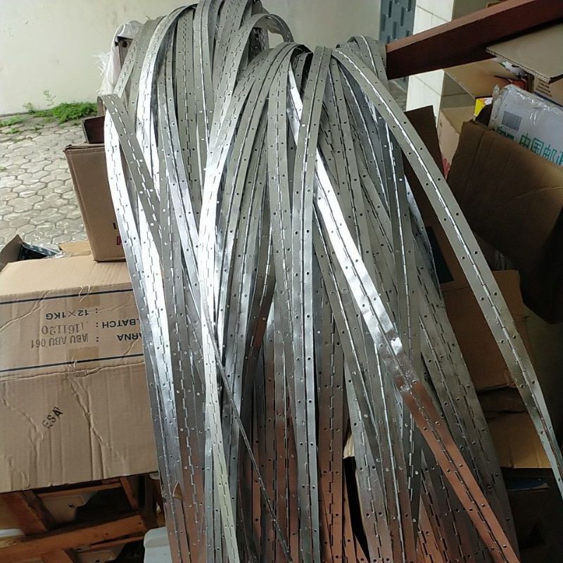 Engsel piano. engsel panjang 3 meter. engsel lemari meja kayu ekonomis. engsel meteran