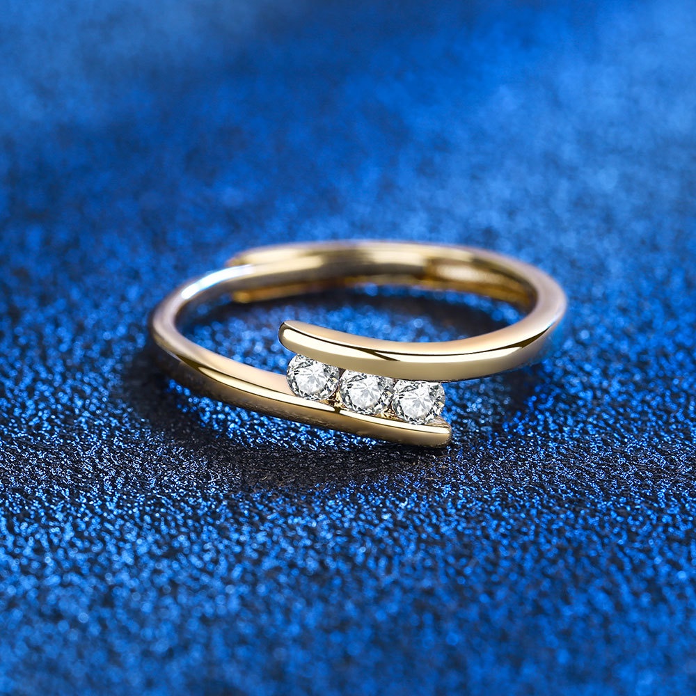 Cincin Wanita Bahan Titanium Steel Warna Gold Hias Kristal / Berlian Gaya Simple Adjustable Untuk Pernikahan