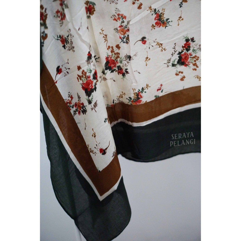 Selendang Segi Empat Ukuran Besar Motif Bunga | Scarf | Syal | Pashmina | Pasmina | Souvenir | Hadiah Ulang Tahun | Birthday Gift | Aksesoris Fashion Wanita | Premium Import Quality | Grosir Murah