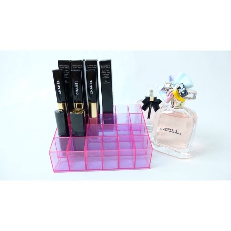 ELDE 1 - KOTAK TEMPAT LIPSTIK ORGANIZER ACRYLIC RAK LIPSTIK 24 SEKAT / MAKE UP ORGANIZER YANG TERBUAT DARI BAHAN ACRYLIC BERKUALITAS TINGGI. TERDIRI DARI 24 SEKAT YANG AMAN UNTUK MENYIMPAN LIPSTICK/BARANG LAIN DENGAN UKURAN SESUAI SEKAT YG TERSEDIA