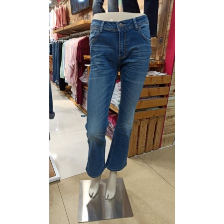 Celana jeans wanita model Boot Cut / Cutbray merk CARDINAL GIRL