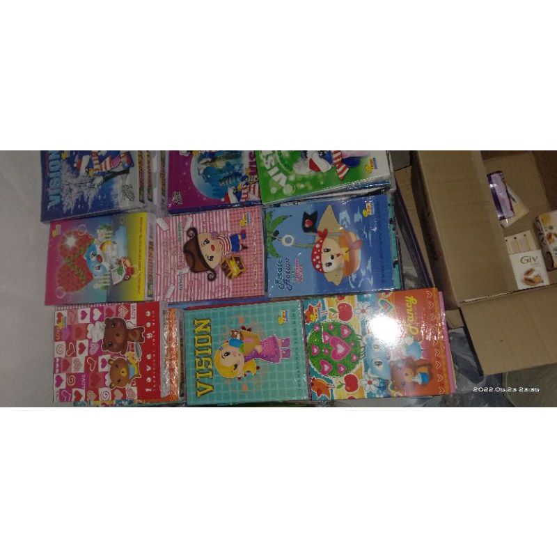 

Buku tulis isi 38 vision motif random,isi 10