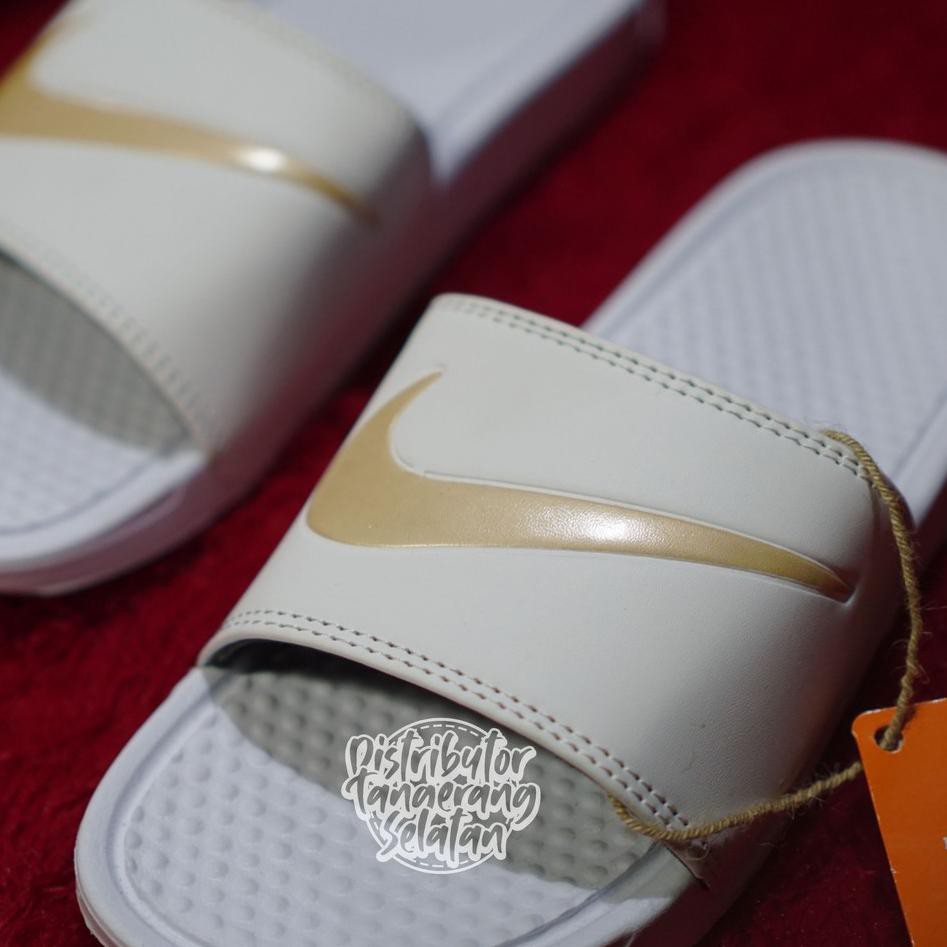 nike benassi white gold