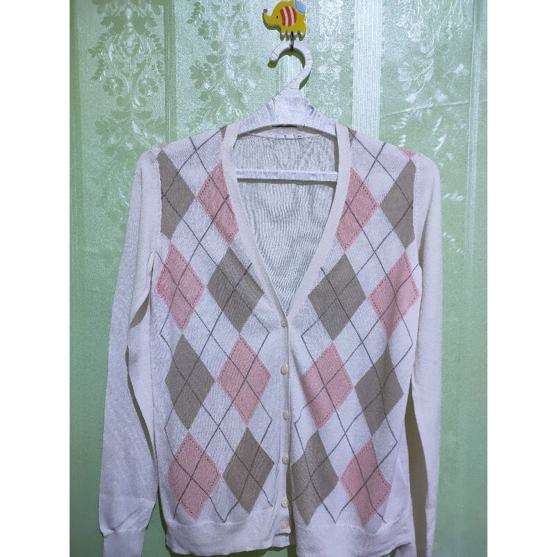 Cardigan Ketupat Uniqlo