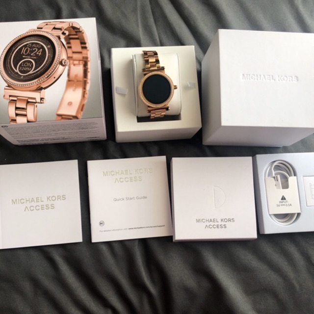 Preloved Michael Kors Smartwatch ( sudah dp ubayrahmah )