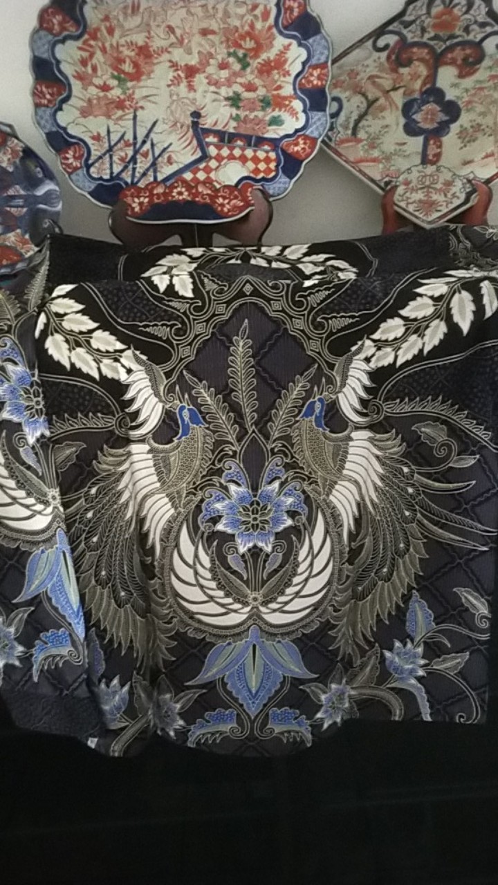 Aksa Reynand Maureen Hem Panjang Batik