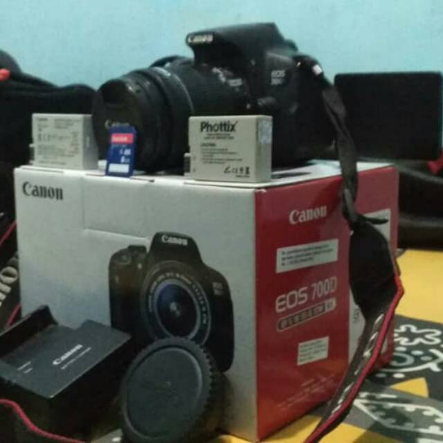 Canon 700D Lensa 18-55m Bekas