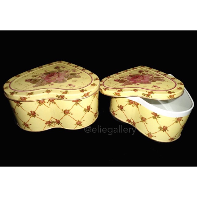 

Box Kaleng Vintage Bentuk Hati Kuning (1 set 2 pcs)