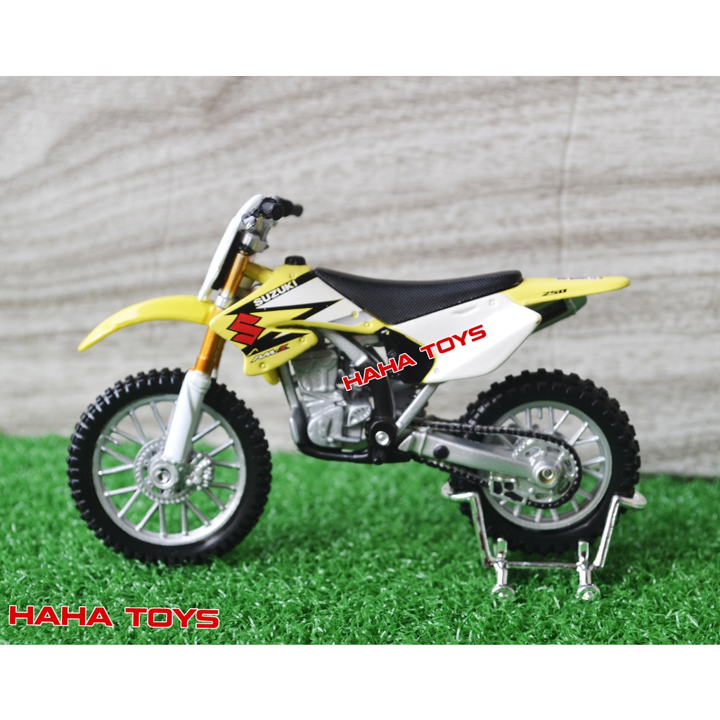 Diecast Miniatur Motor Trail Motocross Maisto 2 Wheelers Suzuki RM-Z 250 Skala 1:18
