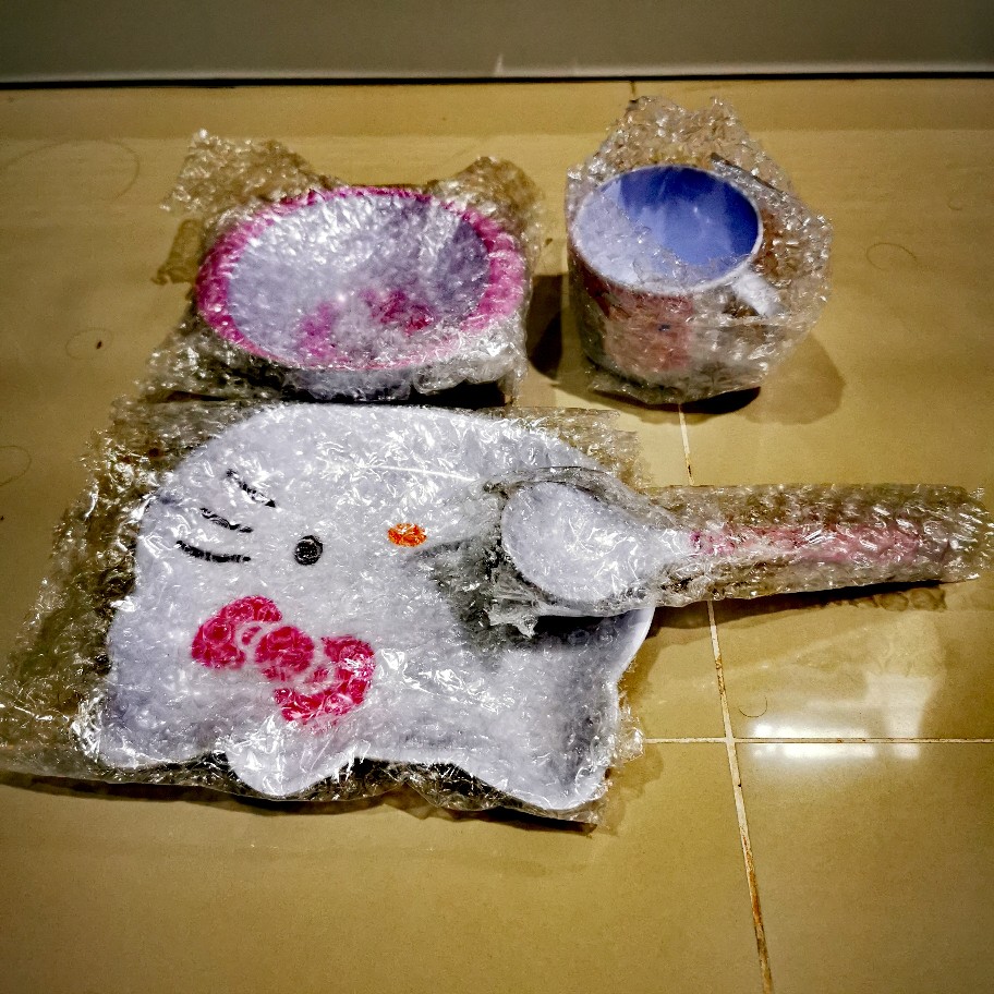 Set Alat Makan Melamine Hello Kitty (paket Piring Kepala)