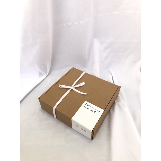 

GIFT BOX & CARD (tambahan)