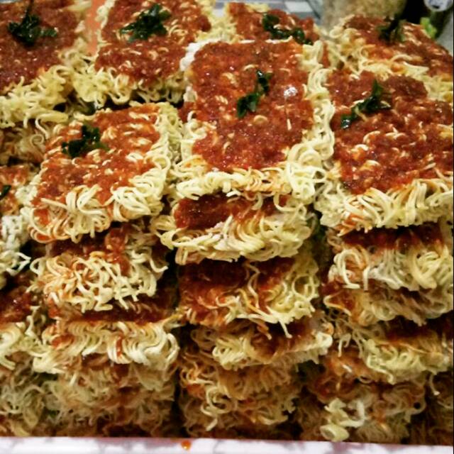

Mie Galing Pedas, Makaroni Pedas_maci garut