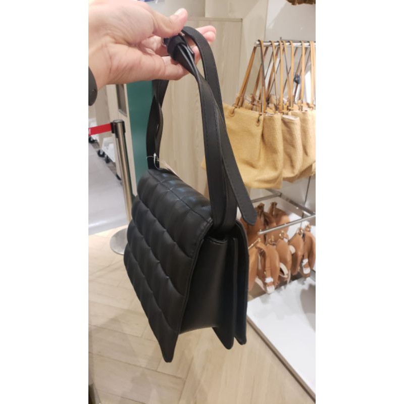 SLING BAG H&M/SLING BAG H&M SALE/SLING BAG H&M ORIGINAL/SLING BAG H&M MEWAH