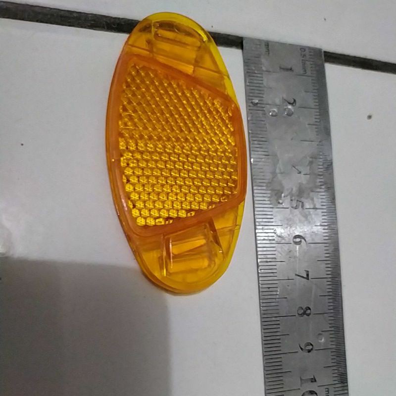 mata kucing jari jari sepeda kuning