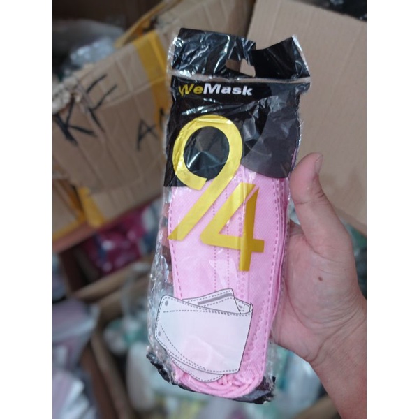 Masker KF94 CAREION WEMASK Warna Pink isi 10