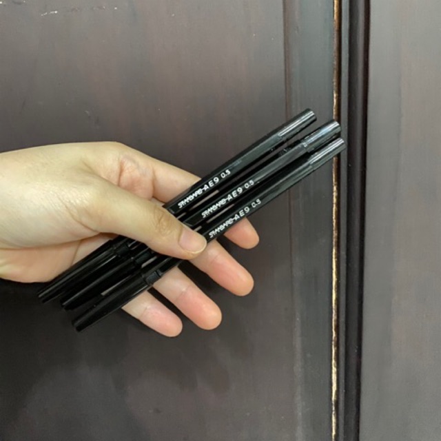 

AE9 Standard pulpen berkualitas murah ecer pen hitam