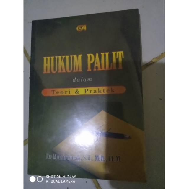 Buku hukum pailit dalam teori dan praktek
