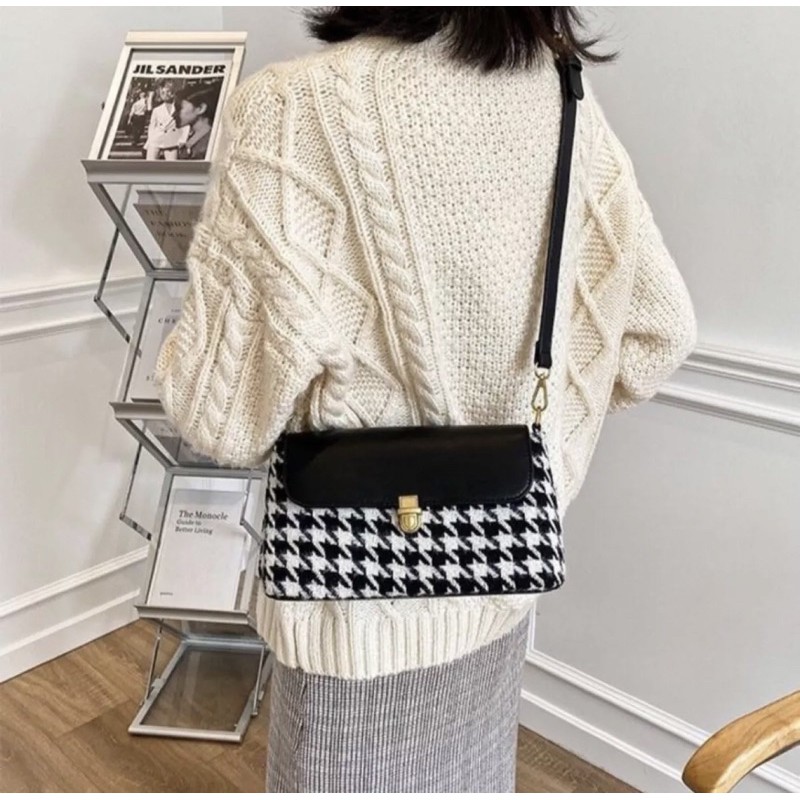 <dundun.corner>Tas korea hitam putih selempang