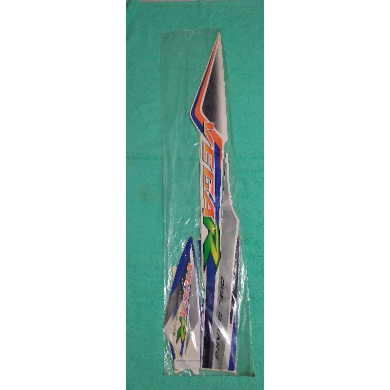 striping stiker body yamaha vega R lama biru putih