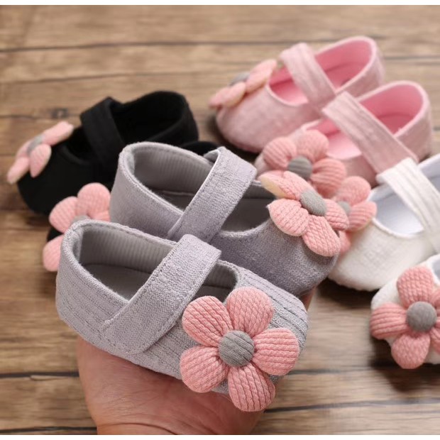 HappyOliver C595 CUTESUNY Sepatu Prewalker Casual Anti Selip Aksen Bunga untuk Bayi Perempuan 0-18