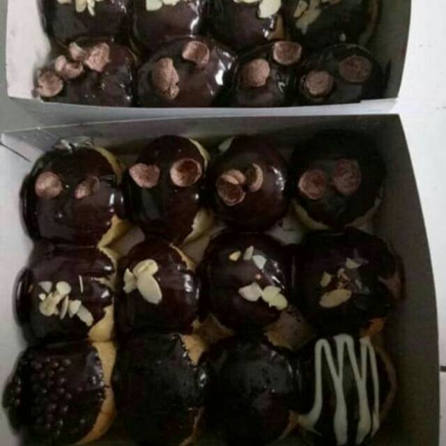 

Donat full coklat