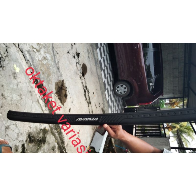 sillplate belakang new avanza lama vvti  2004-2011 hitam emboss