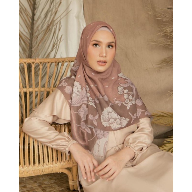 Preloved WK Edelweiss Scarf