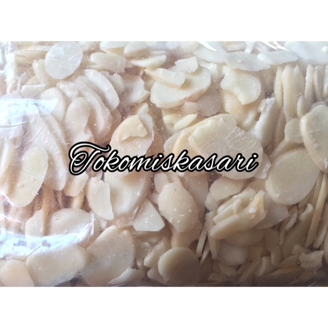 

Almond slice. Kacang almond