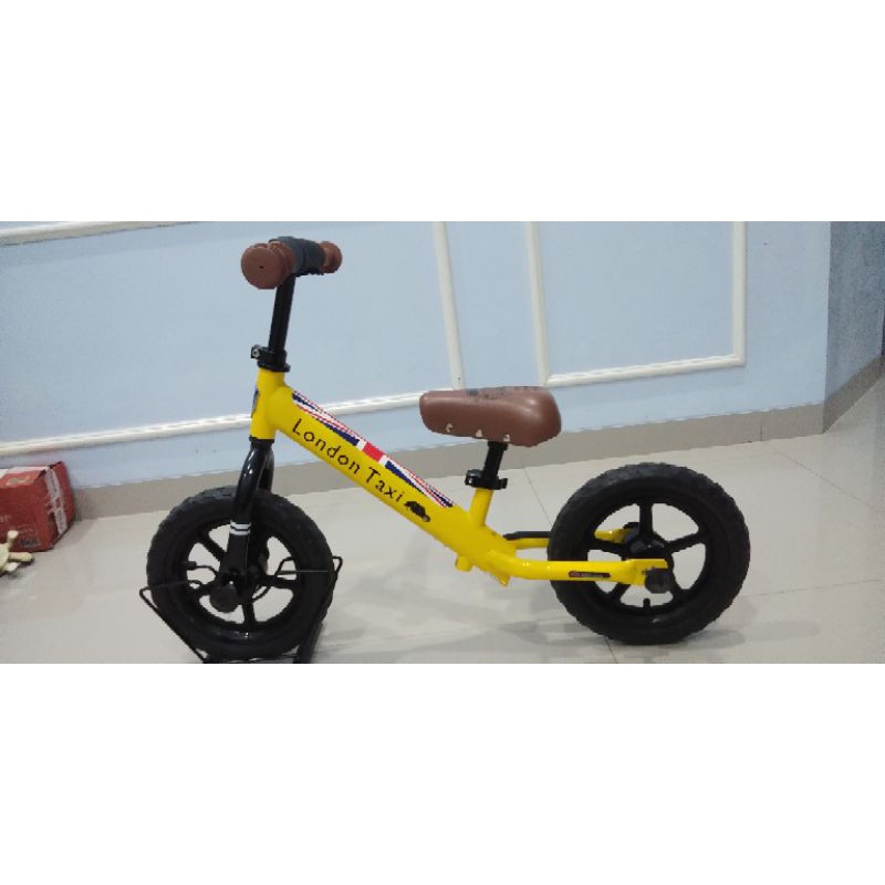 London Taxi Balance Bike Preloved