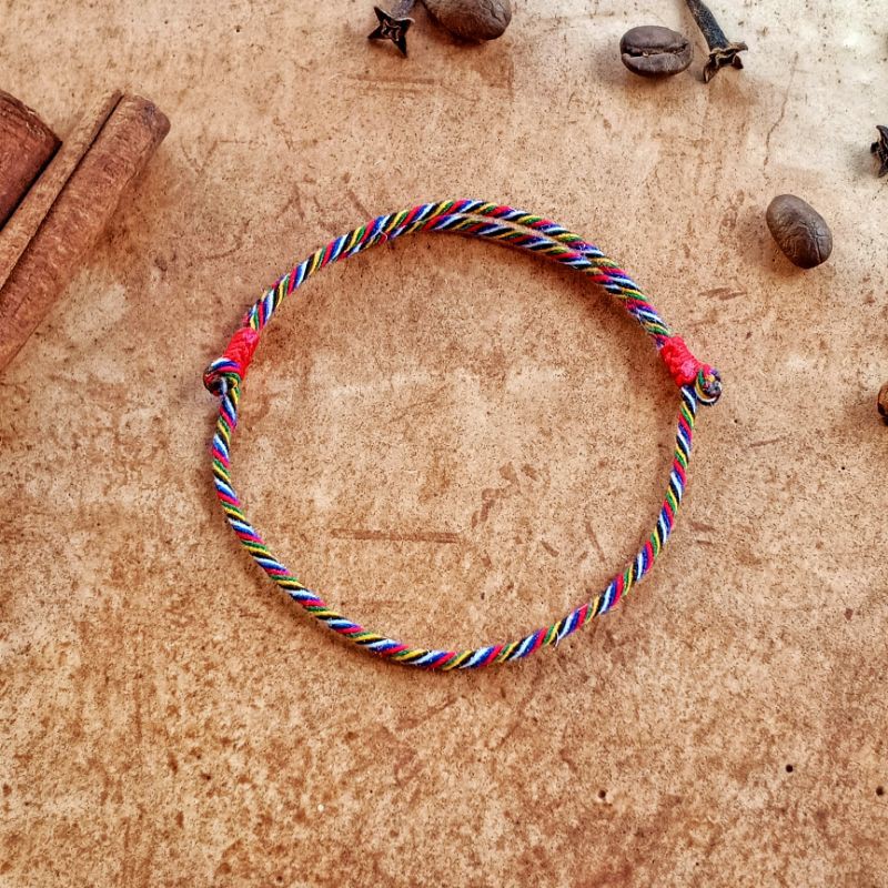 Gelang Saptadatu Slot / Gelang Pasek / Gelang Bali Murah / Gelang Tujuh Warna / Gelang Khas Bali / Gelang Semeton Pasek / Kerajinan Khas Bali / Oleh Oleh Bali Murah / Craft Dewata