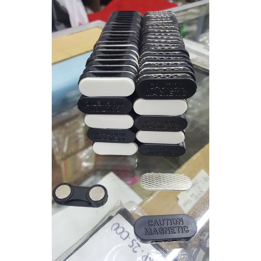 

MAGNET NAMA DADA NAME TAG NAMETAG CAUTION 1 SET 33mm Plastik Hitam
