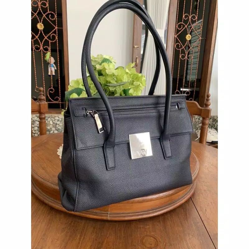 Vera Wang Shoulder Bag