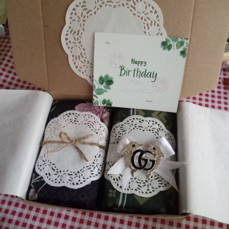 

Hampers Hijab Motif Polos Broos