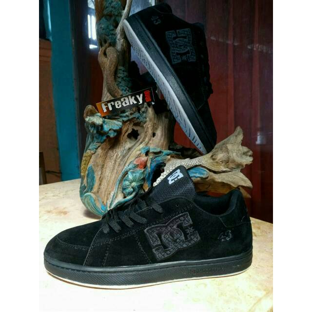 sepatu dc skate