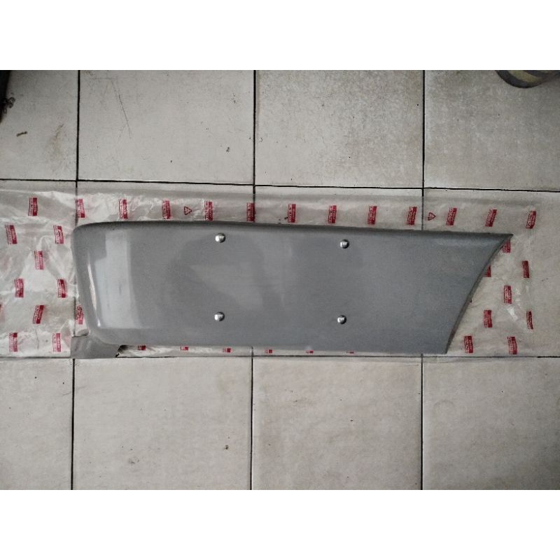 kupingan pinggiran sambungan bemper bumper belakang panther ori