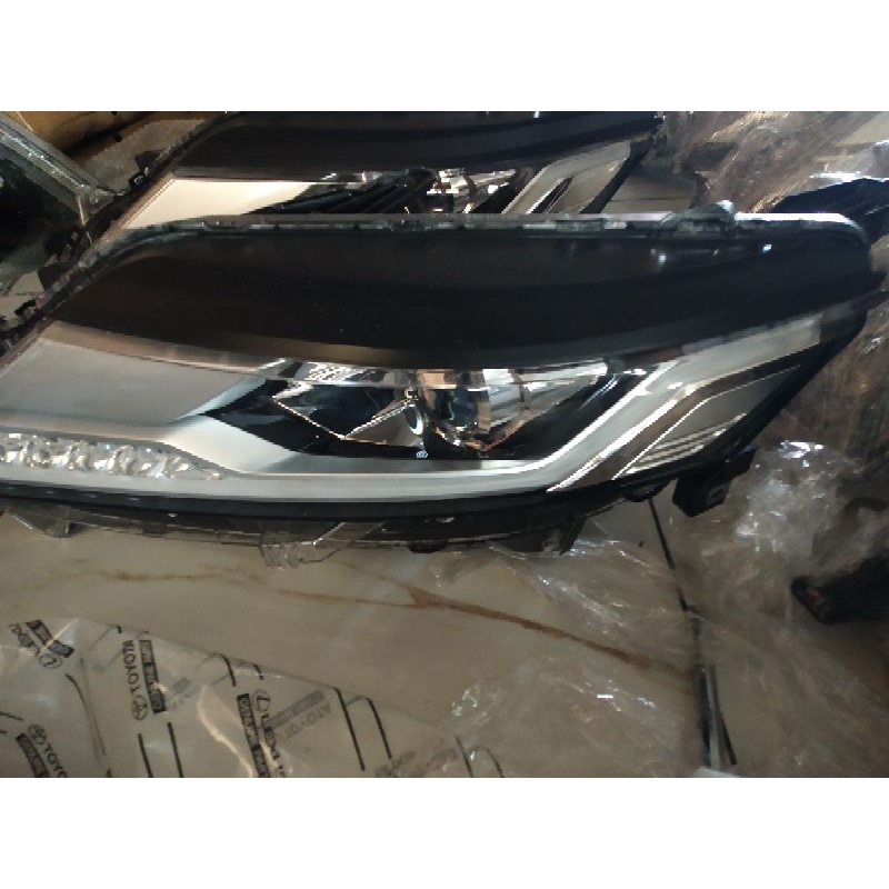 Headlamp Pajero 2021