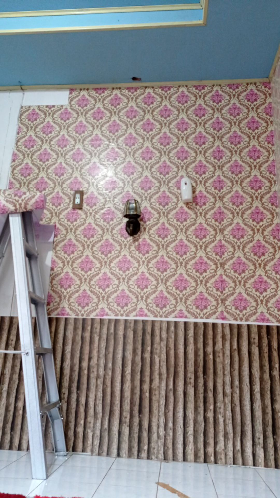 Wallpaper Dinding Sticker Shaby Pink Flower | Wallsticker Batik Mawar Cream Pink