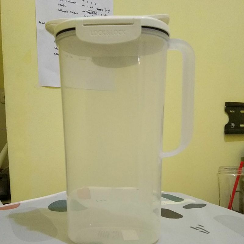 Preloved lock n lock botol minum 2Liter